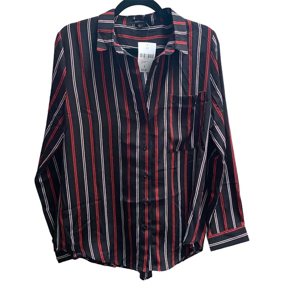Forever 21 Tops - 💚4/$30 NWT Black, Red, and White Striped Long Sleeve Button Up Blouse